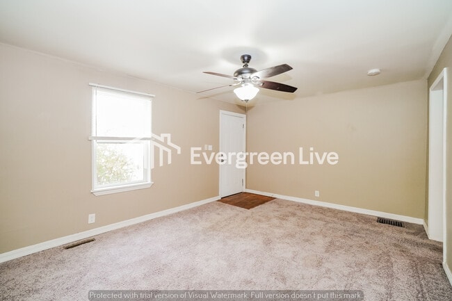 Building Photo - 2468 McGuffey Rd