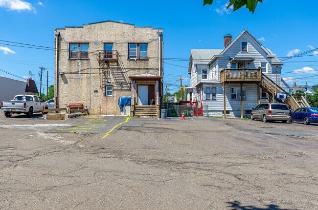 Building Photo - 250-254 Amboy Ave