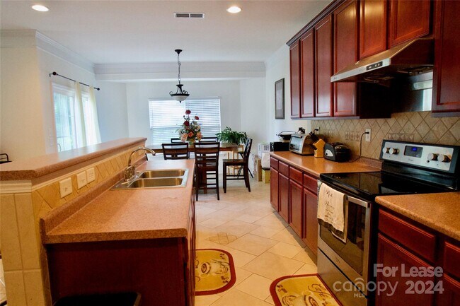 Building Photo - 7043 Woodbridge Valley Cir