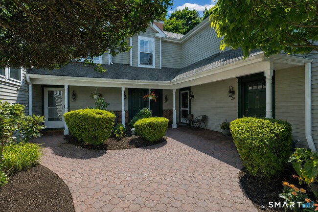 Foto del edificio - 259 Mayfield Dr