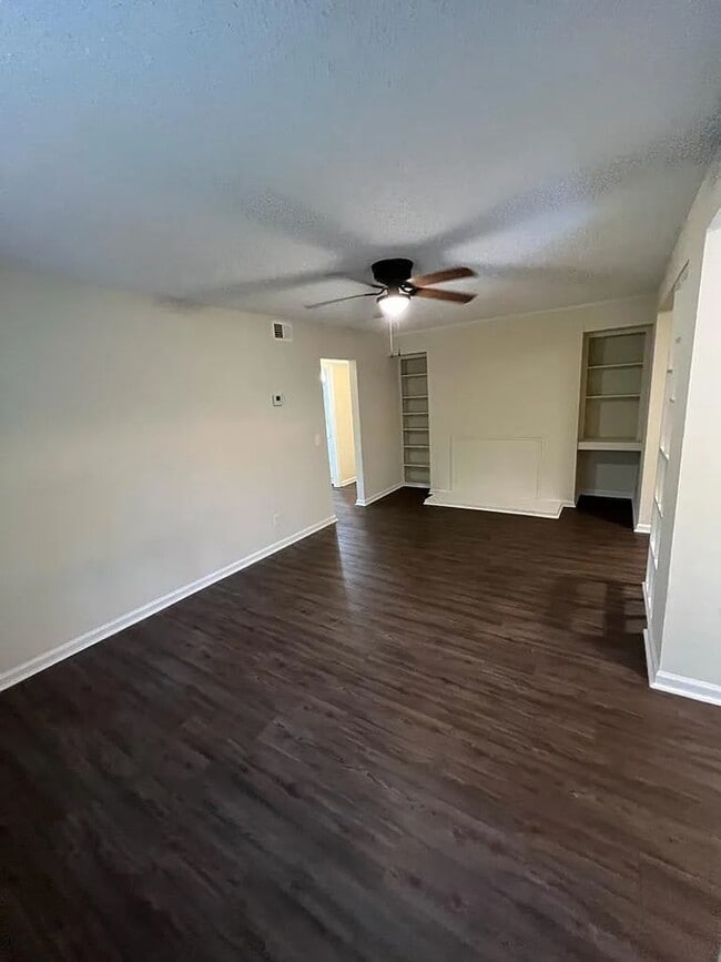 Foto del edificio - Newly renovated Quadplex with close proximity to Harbison Blvd - 3643 Apt A