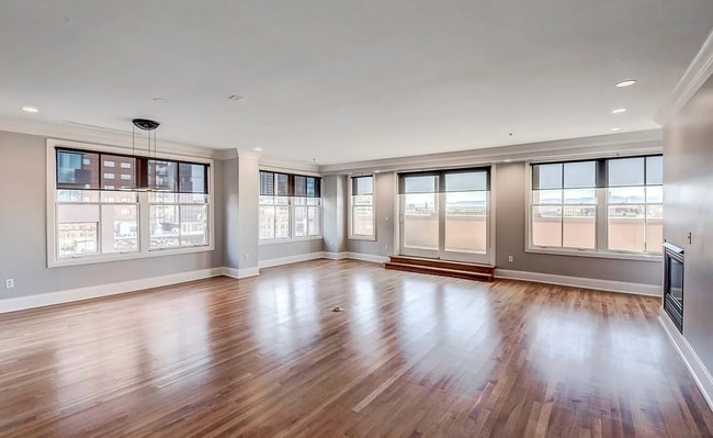 Building Photo - 1560 Blake St