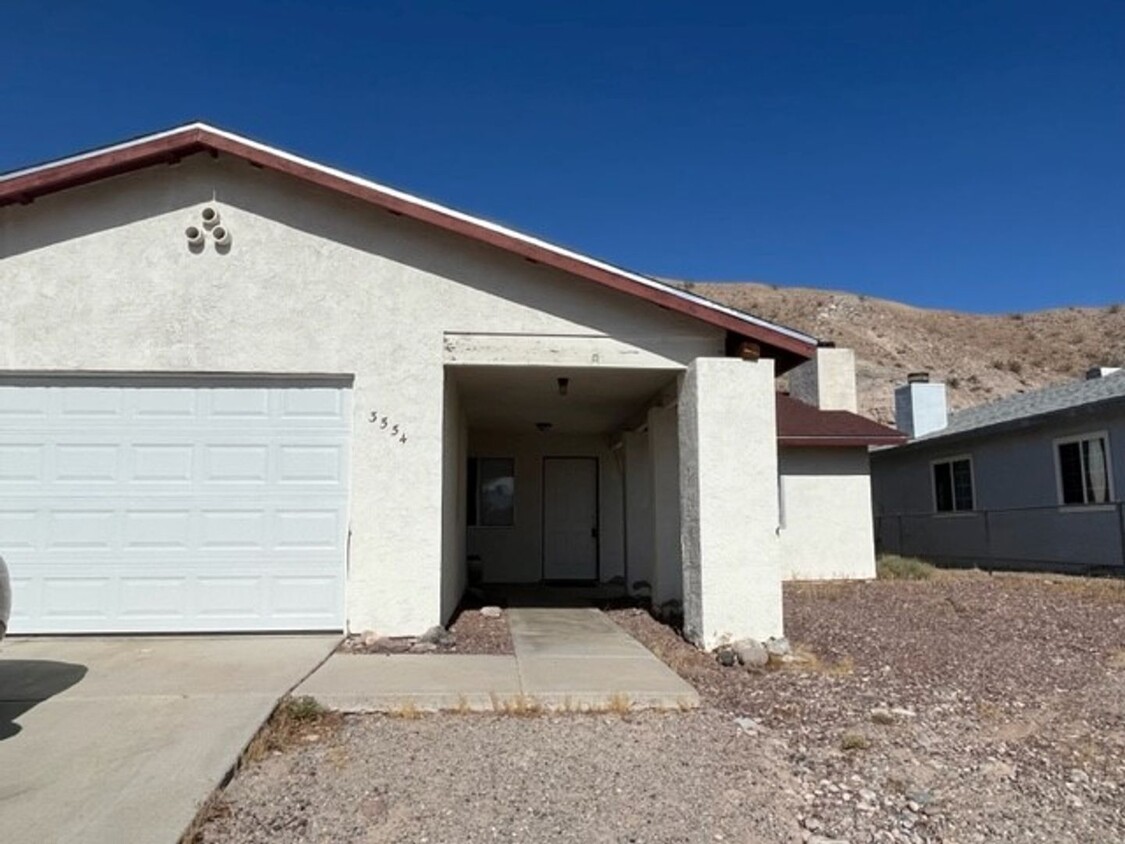 Foto principal - 3bd, 2bth, Fenced yard, 2car garage Bullhead