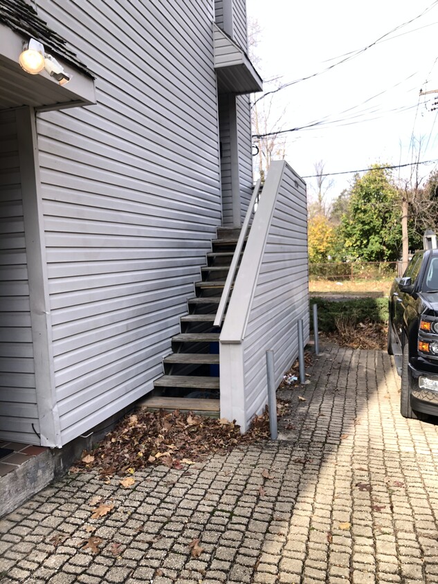 Foto principal - 1254 Port Washington Blvd