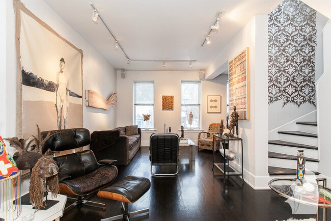 Building Photo - 1746 W Crystal St