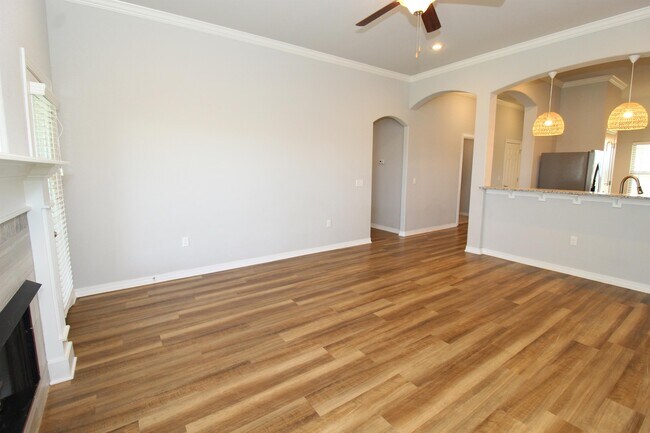 Building Photo - 4418 W Divide Dr