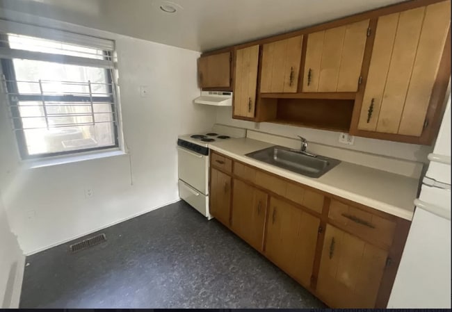 Building Photo - 721 N 49th St
