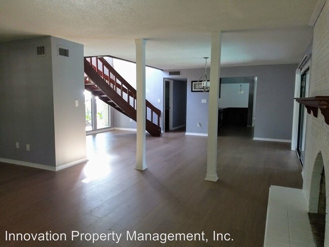 Building Photo - 500 Timbercove Pl