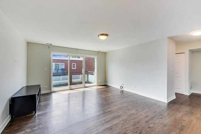 Foto del edificio - 6433 N Damen Ave