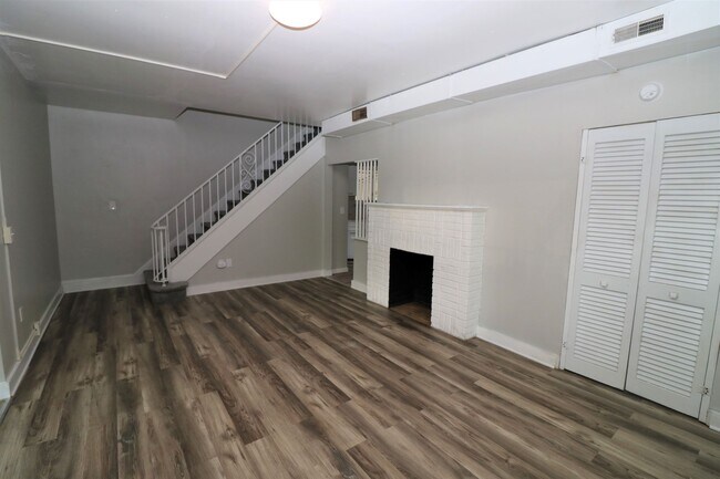 Building Photo - 81 28th St