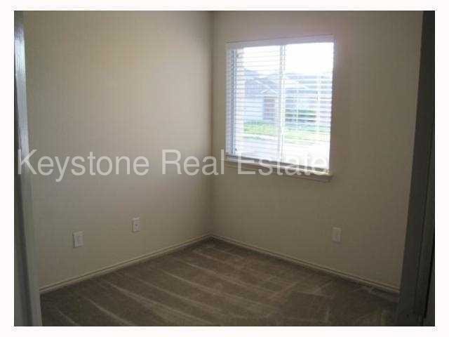 Building Photo - Great Corner Property in Benbrook Ranch!