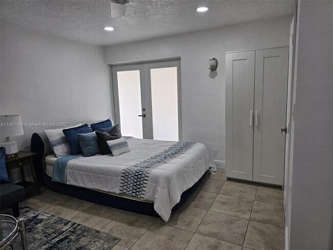 Foto del edificio - 8640 NW 21st St