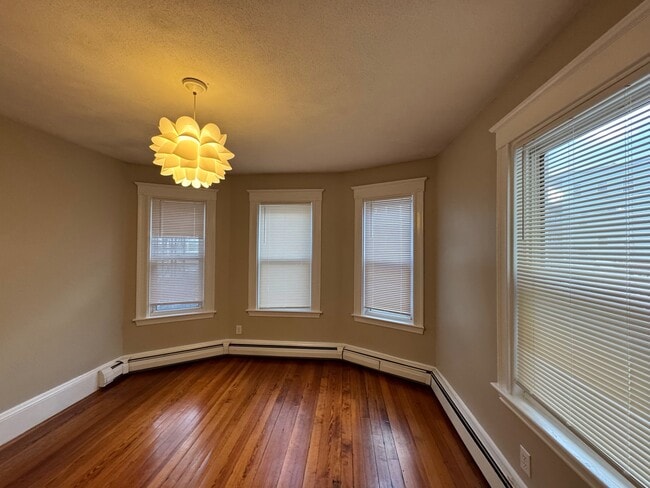 Building Photo - 97 Marion St