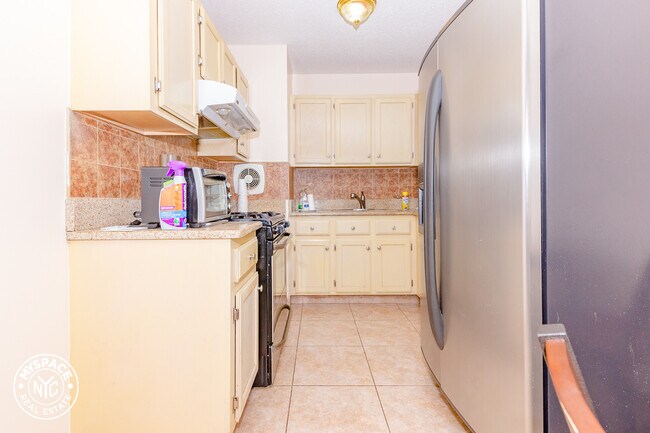 Foto del edificio - 153 Central Ave