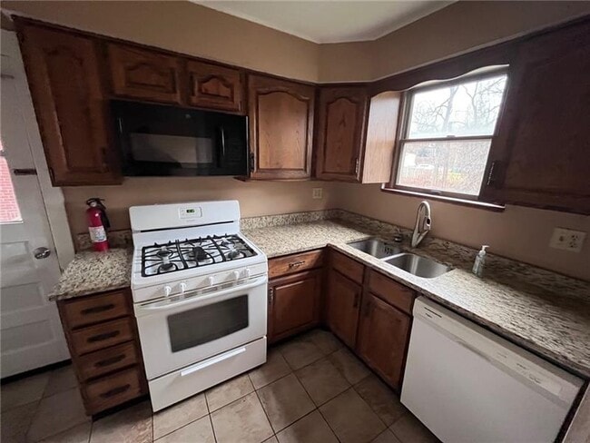 Foto del edificio - 4014 Beechwood Blvd