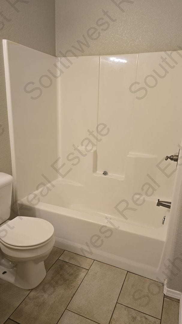 Building Photo - Beautiful 3 bedroom 2 bath home