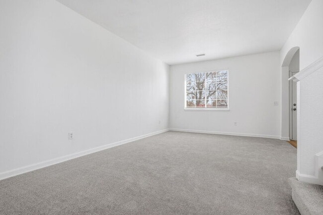 Building Photo - 12787 Jasmine Ct