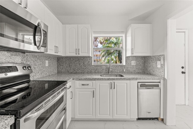 Building Photo - 7505 SW 82nd St