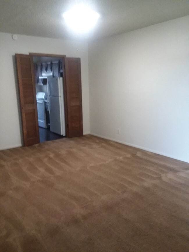 Building Photo - 6860 Prutzman Rd