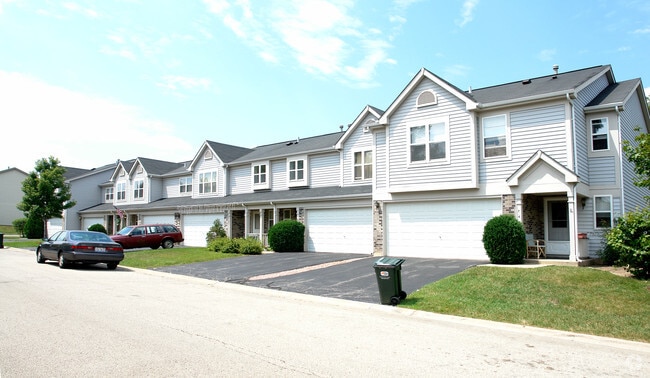 Building Photo - Whispering Oaks