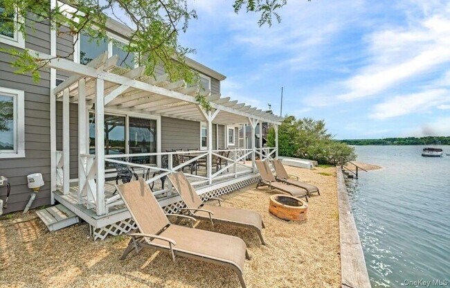 Foto del edificio - 286 Towd Point Rd