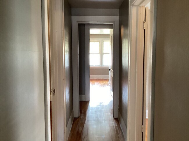 Foto del edificio - 5 bedroom single family home