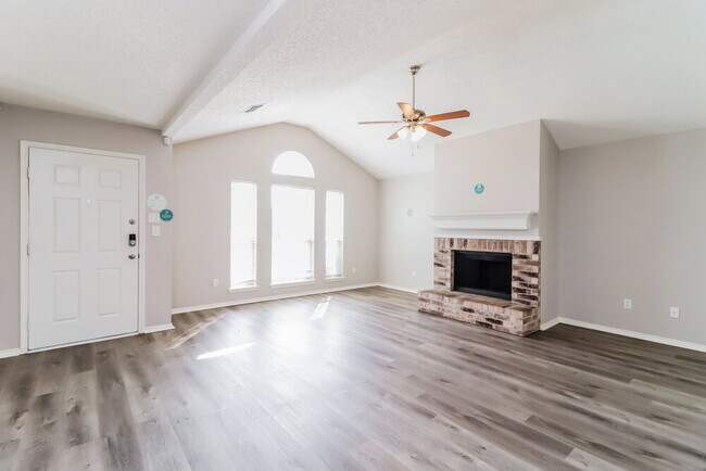 Foto del edificio - 5616 Colebrook Trail