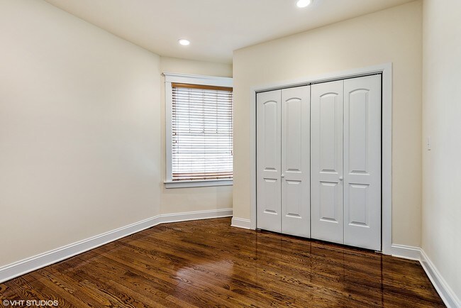 Foto del edificio - 6456 N Magnolia Ave