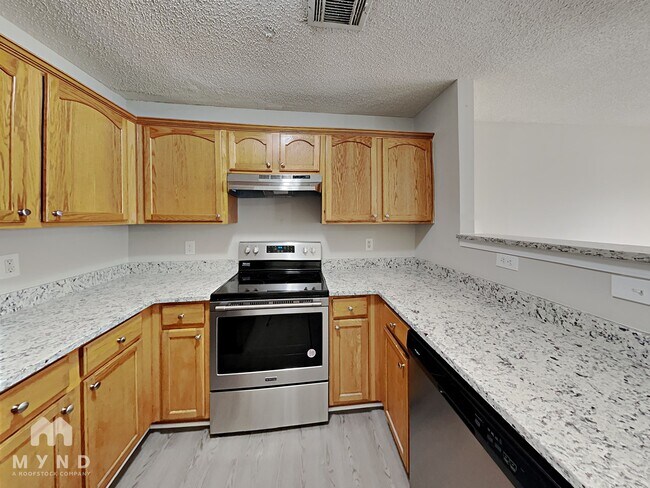 Foto del edificio - 6332 Hickory Ln Cir