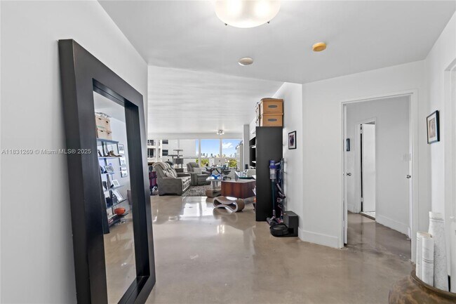Building Photo - 4925 Collins Ave