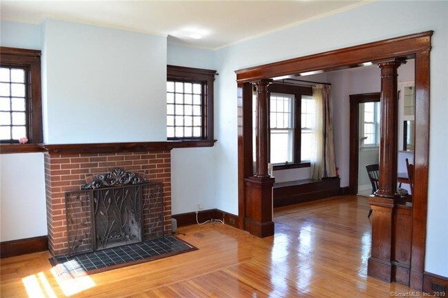 Building Photo - 67 Putnam Ave