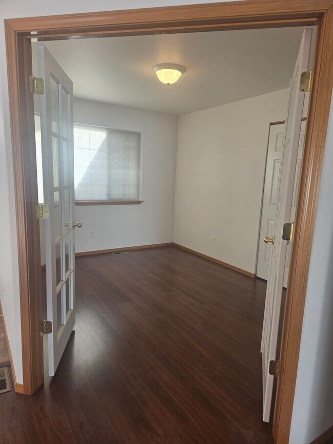 Foto del edificio - Charming 3 Bed / 2 Bath Single-Level Home in CDA – Available Now!