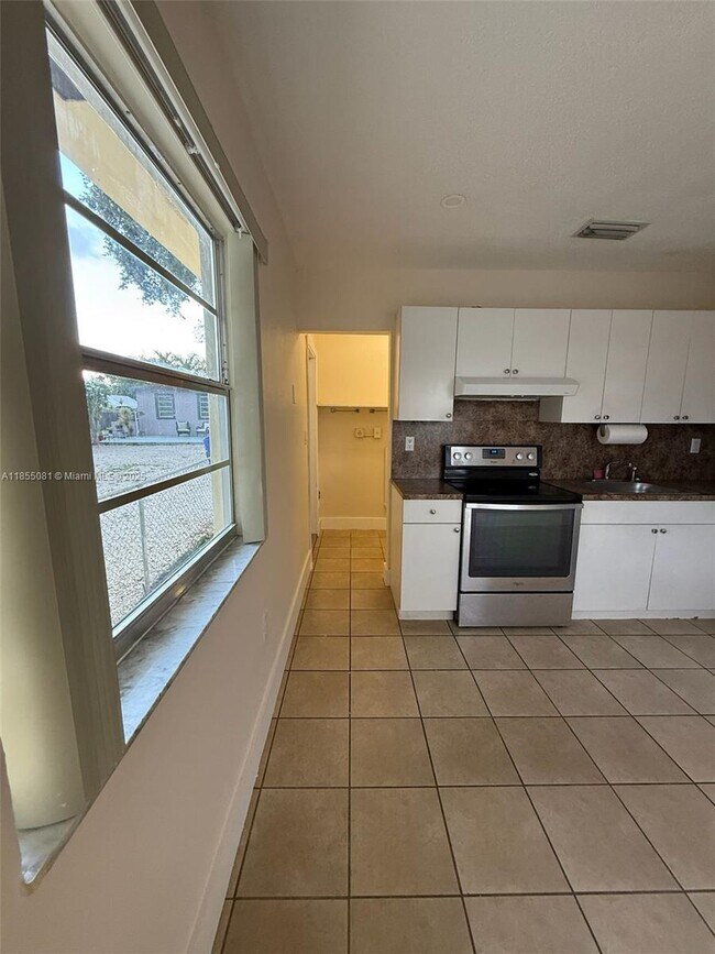 Foto del edificio - 5290 NW 2nd Terrace