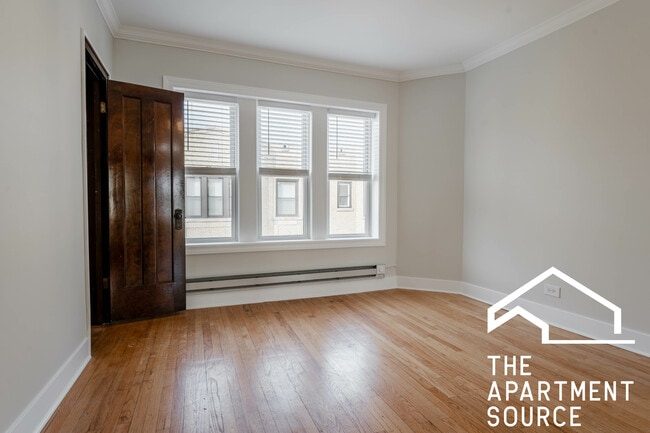 Building Photo - 3814 N Greenview Ave