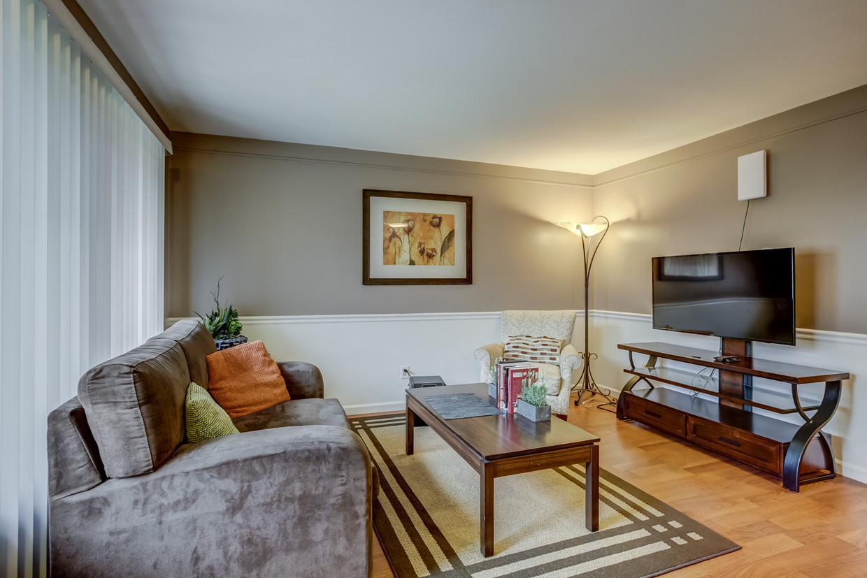 Foto principal - 3933 Devon Rd