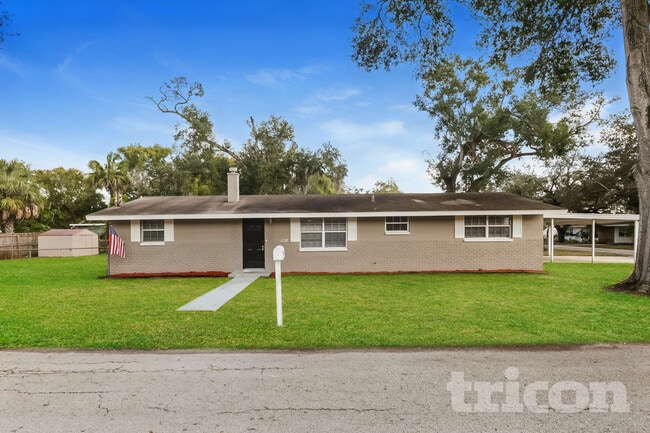 Building Photo - 5601 N 16th St