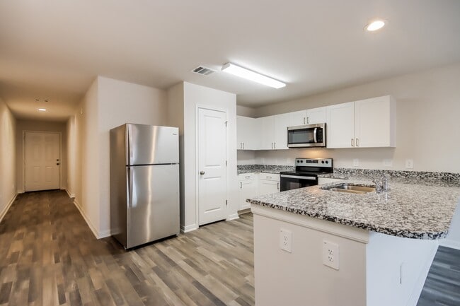 Building Photo - 15767 Del Norte Dr