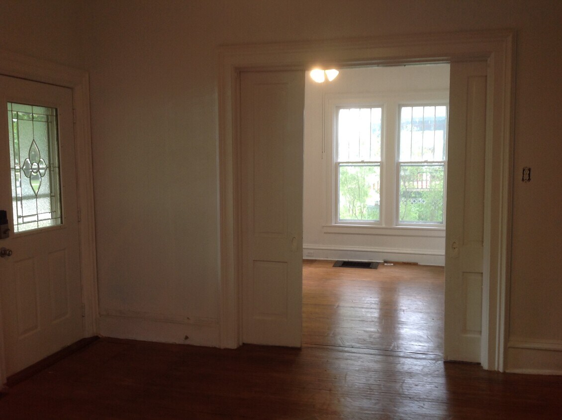 Primary Photo - 215 S 3rd St
