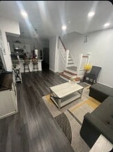 Building Photo - 821 S Vogdes St