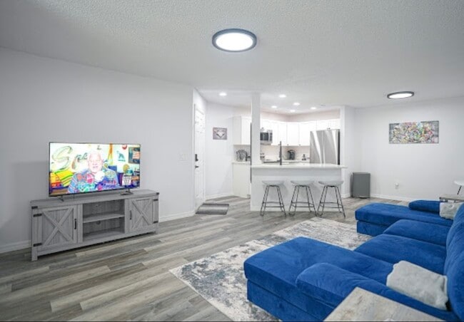 Photo - 4528 Commander Dr Apartment