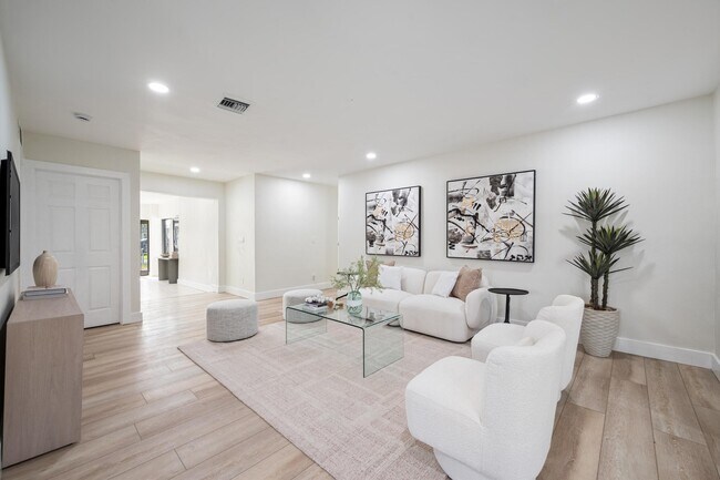 Building Photo - 8201 NW 67th Ave