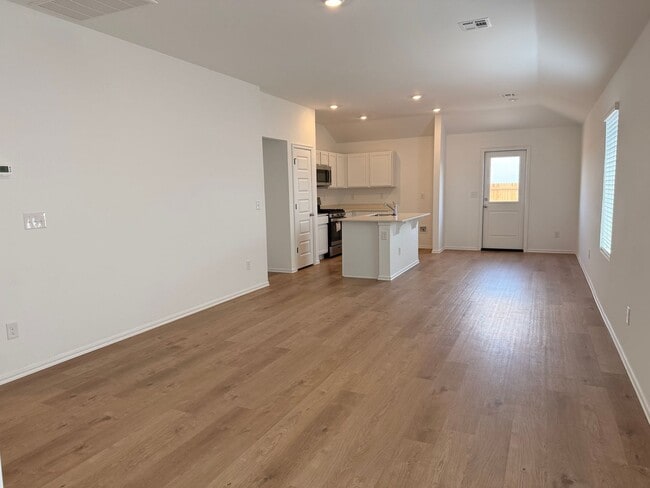 Foto del edificio - Brand New!! Cute 3 bed, 2 bath in Redstone Ranch