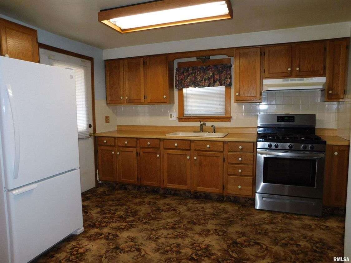 Foto del edificio - Beautiful 2-bedroom House in Moline with L...