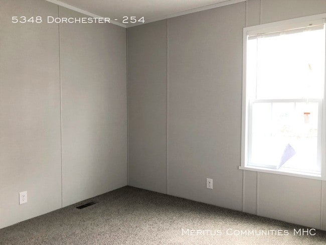 Building Photo - 5348 Dorchester
