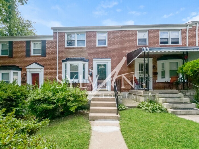 Primary Photo - Nice 3BR 1.5BA Townhome