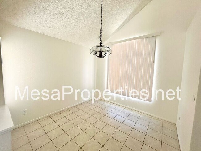 Foto del edificio - 12346 Mt Baldy Dr