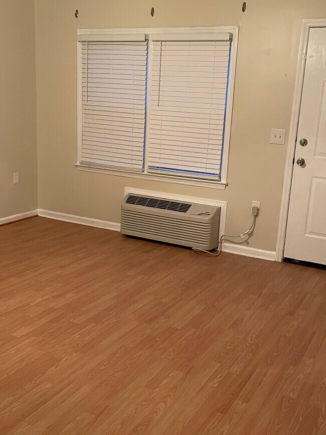 Living room - 2479 Annas Dr