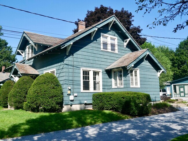 Foto del edificio - 57 Jackson Ave