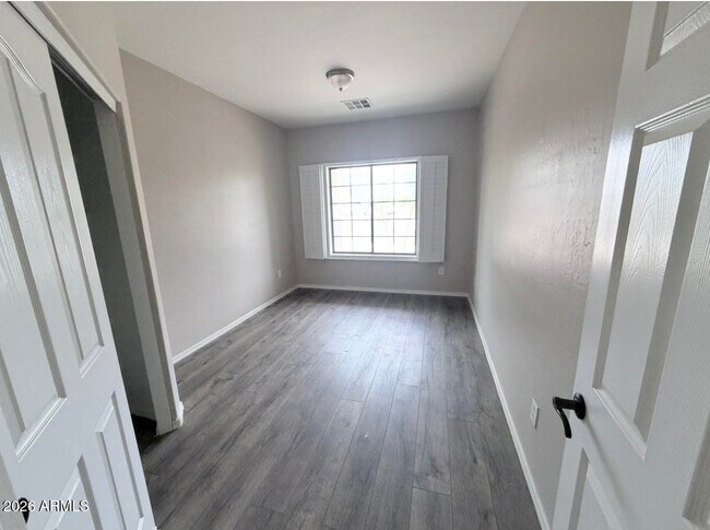 Building Photo - 1129 S 240th Dr