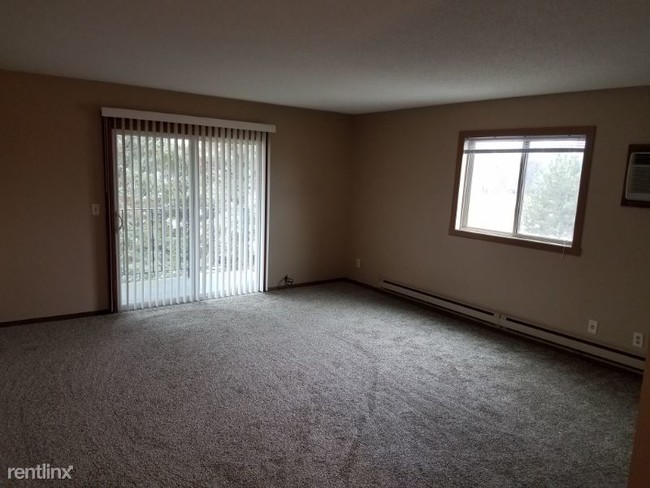Building Photo - 2616 Country Club Pkwy